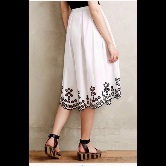 Moulinette Souers white eyelet skirt NWOT size 2 - Picture 2 of 8